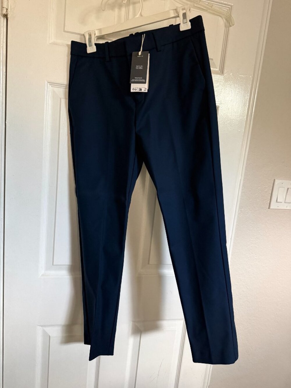 Brand NWT Mango Suit Pants in navy blue, Size 6